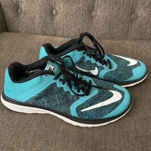 NIKE FLEX FURY 2 LIGHT BLUE & BLACK WOMENS RUNNING SHOE SIZE 9